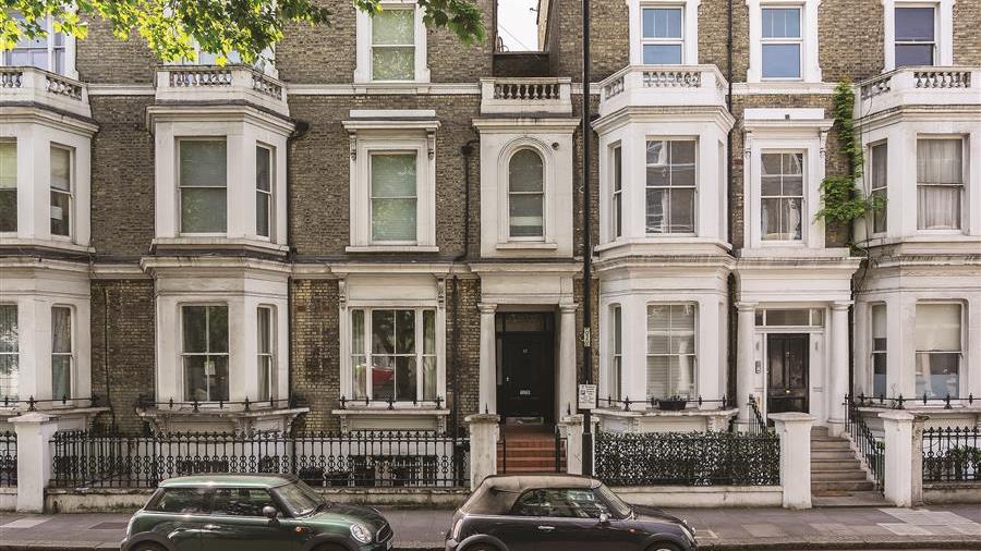 Flat to rent in Finborough Road, SW10 (ref 39120) Douglas & Gordon