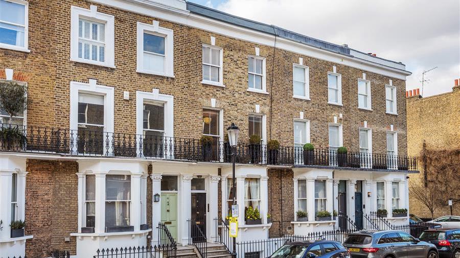 Flat for sale in Redburn Street, SW3 (ref: 56999) - Douglas & Gordon