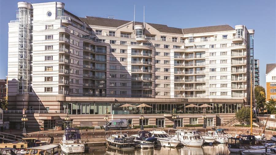 Riverside flat for sale in Thames Quay, Chelsea Harbour, SW10 featuring