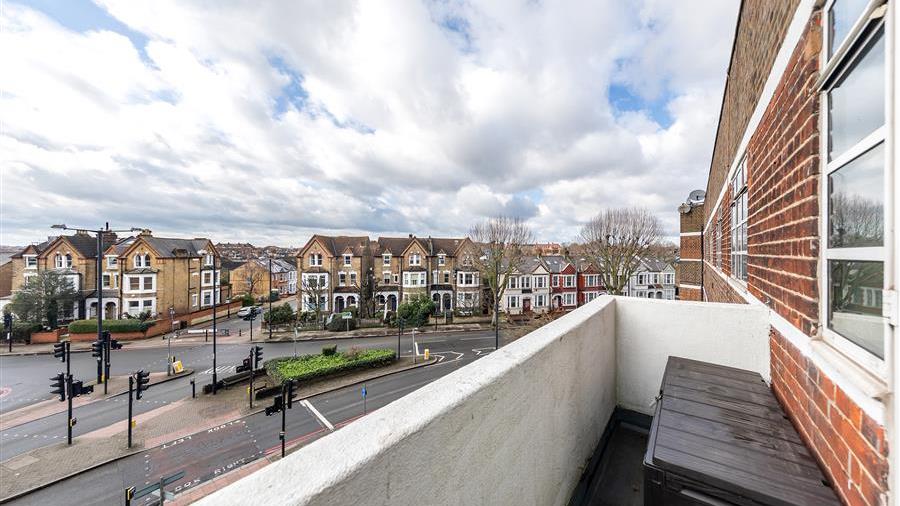 Flat for sale in Oaklands Estate, SW4 featuring a balcony (ref: 68143 ...